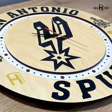 San Antonis Spurs (სან ანტონიო სპარს, ღია ფერის ხეზე)